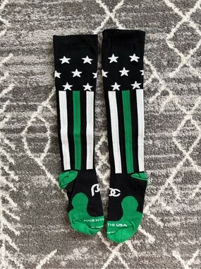 ProCompression Socks Unisex Small/Medium - Thin Green Line